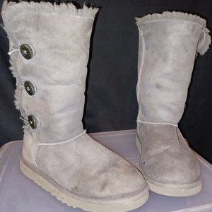 UGG Australia Bailey Button Triplet gray Winter Boots 1962Y size 5